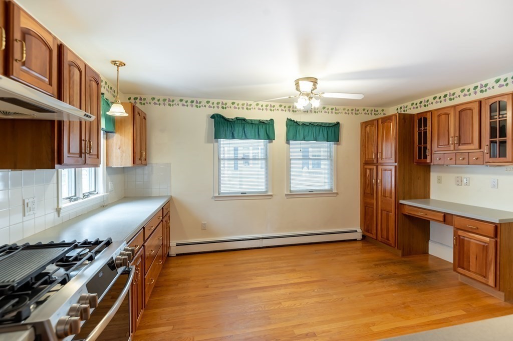19 Elm Court Andover, MA 01810 - Photo 4 of 24