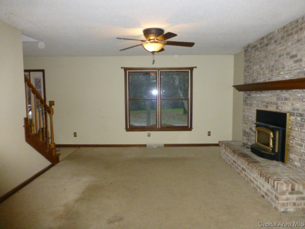 705 Teal Drive Springfield, IL 62707 - Photo 3 of 19 Gallery Image 3