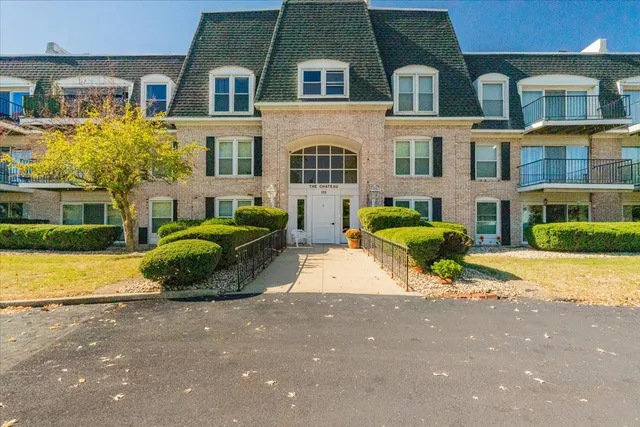 $129,500 | 111 Rust Road, Unit 211, Bloomington, IL 61701