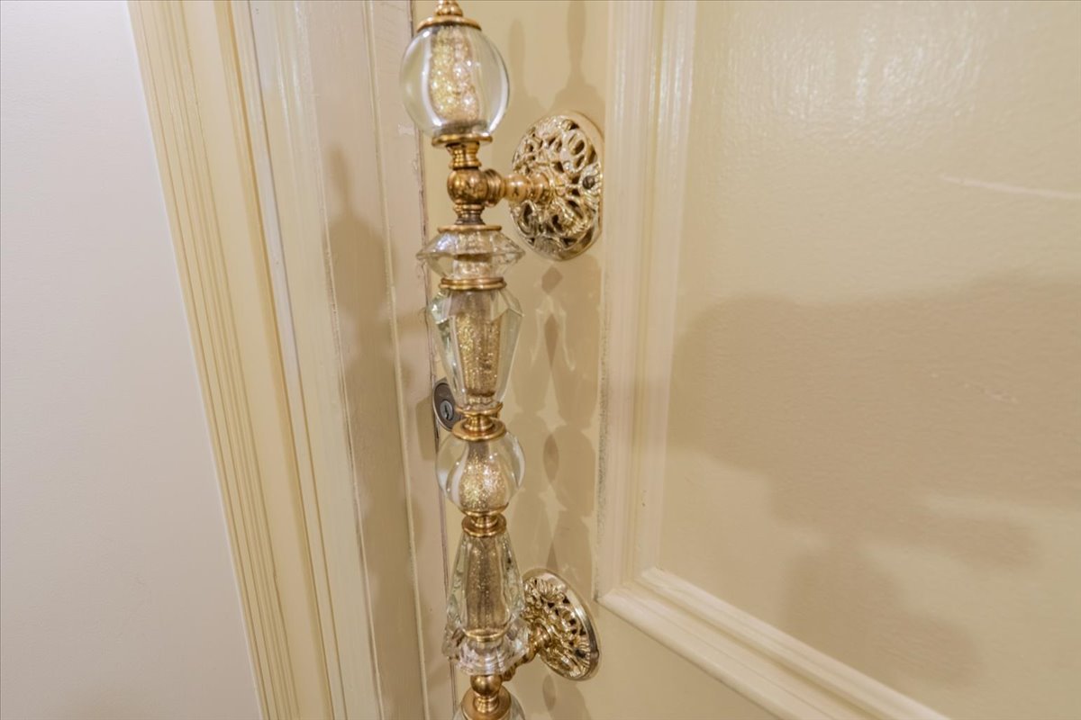 111 Rust Road, Unit 211 Bloomington, IL 61701 - Photo 3 of 15 a bathroom with a shower curtain