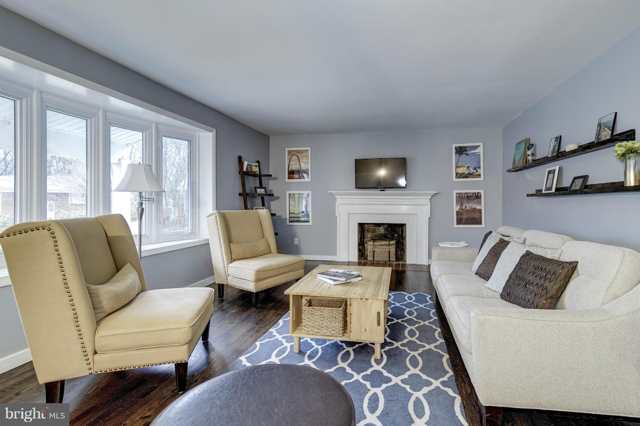 8312 Ramsgate Court Alexandria, VA 22309 - Photo 3 of 25 Living Room