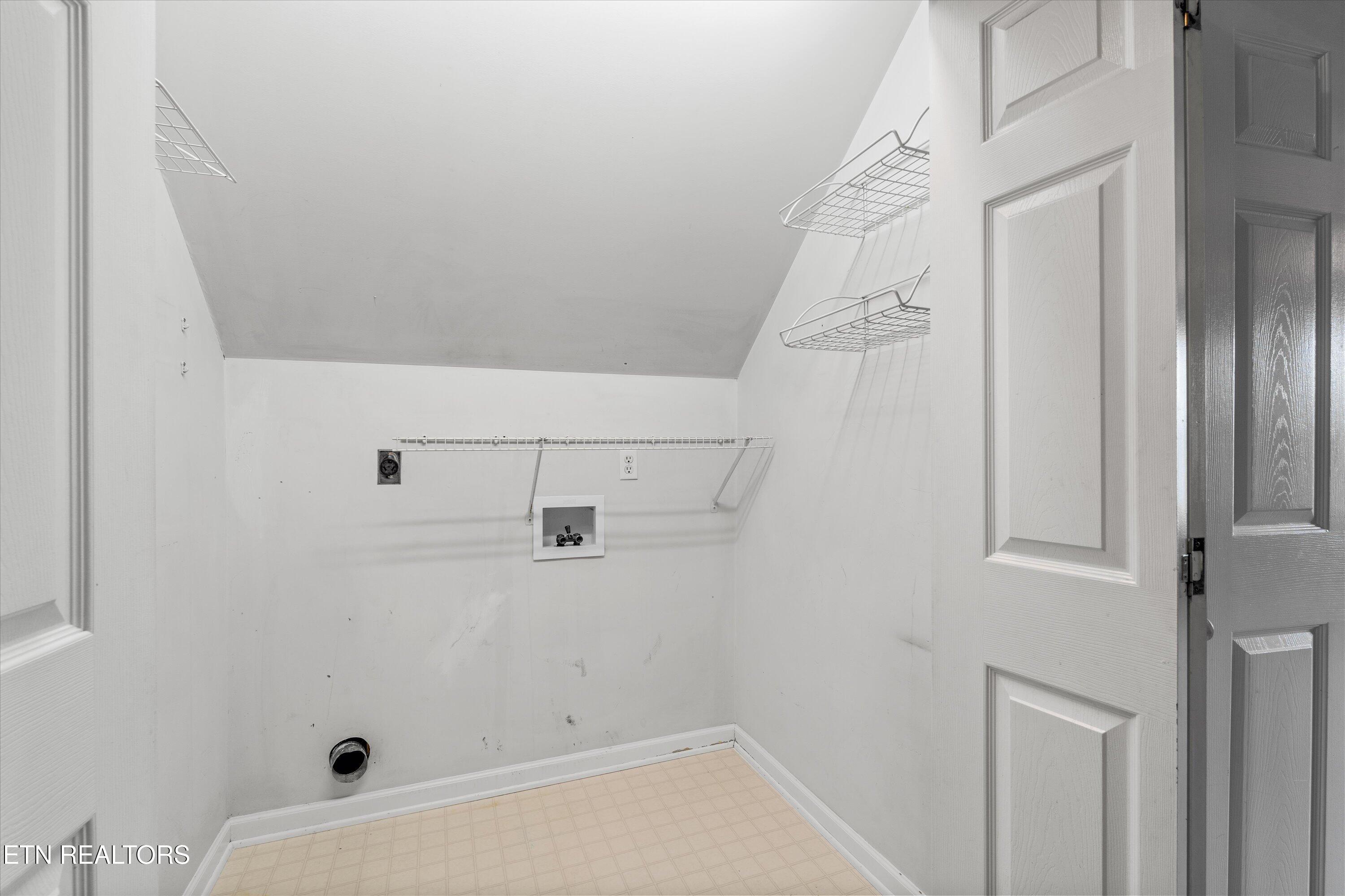 324 Ashworth Trail Powell, TN 37849 - Photo 33 of 47 26-324 Ashworth Trail-24