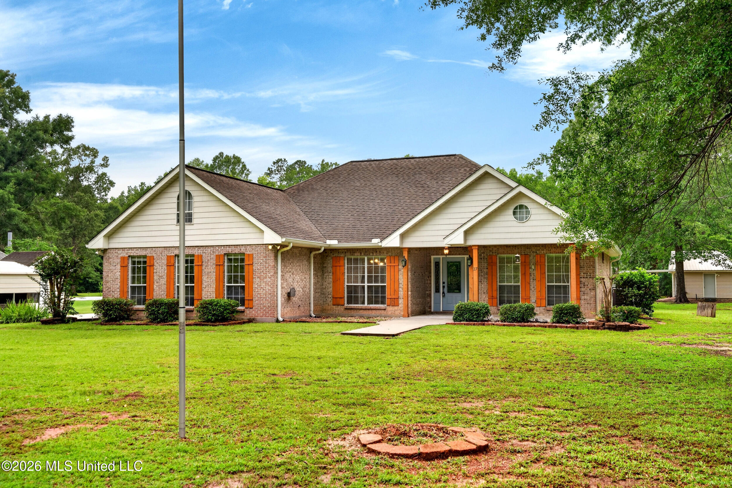 17 JM Carnell Road Poplarville, MS 39470 - Photo 2 of 65 2_02_front