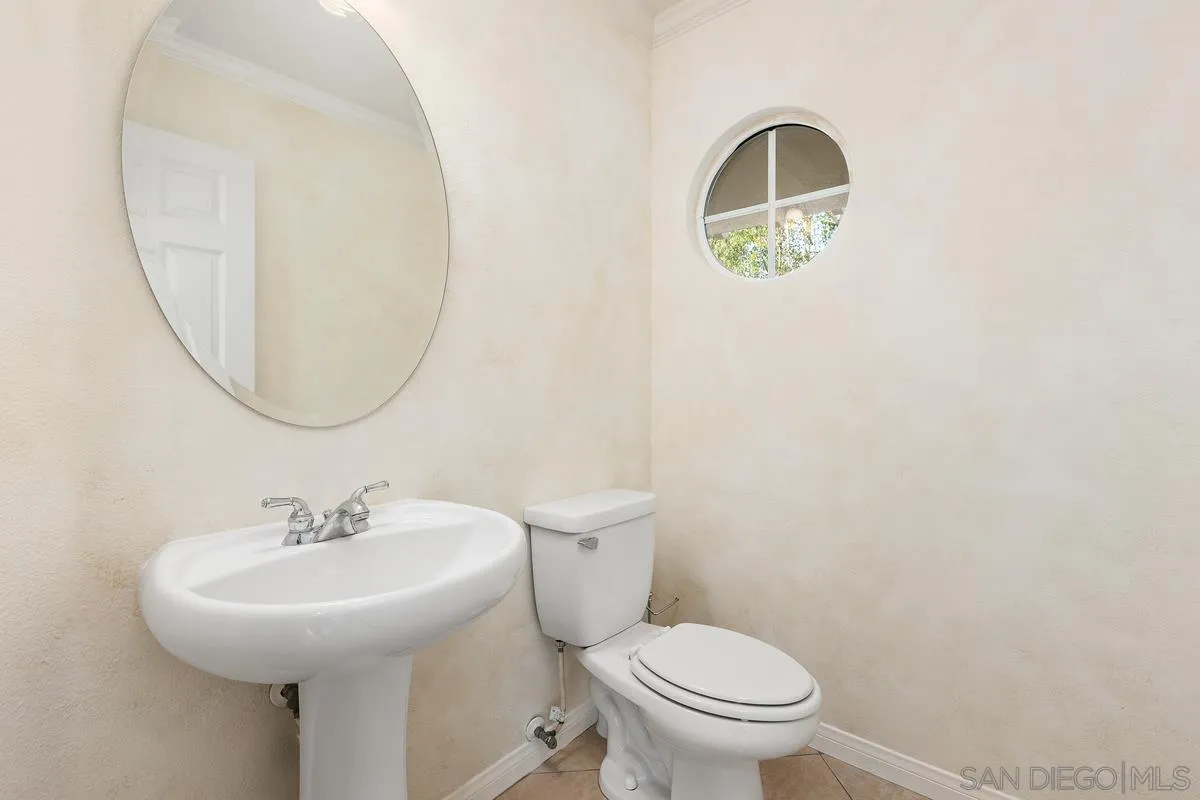 672 Inverlochy Drive Fallbrook, CA 92028 - Photo 13 of 47