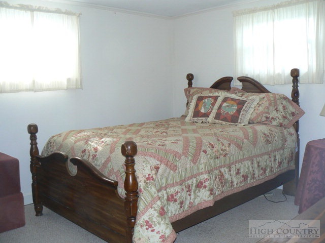 8001 Glade Valley Road Ennice, NC 28623 - Photo 6 of 17