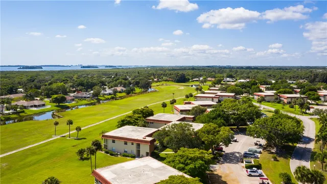 $98,000 | 62 Woodland Drive, Unit 203, Vero Beach, FL 32962