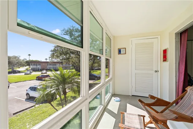 $98,000 | 62 Woodland Drive, Unit 203, Vero Beach, FL 32962