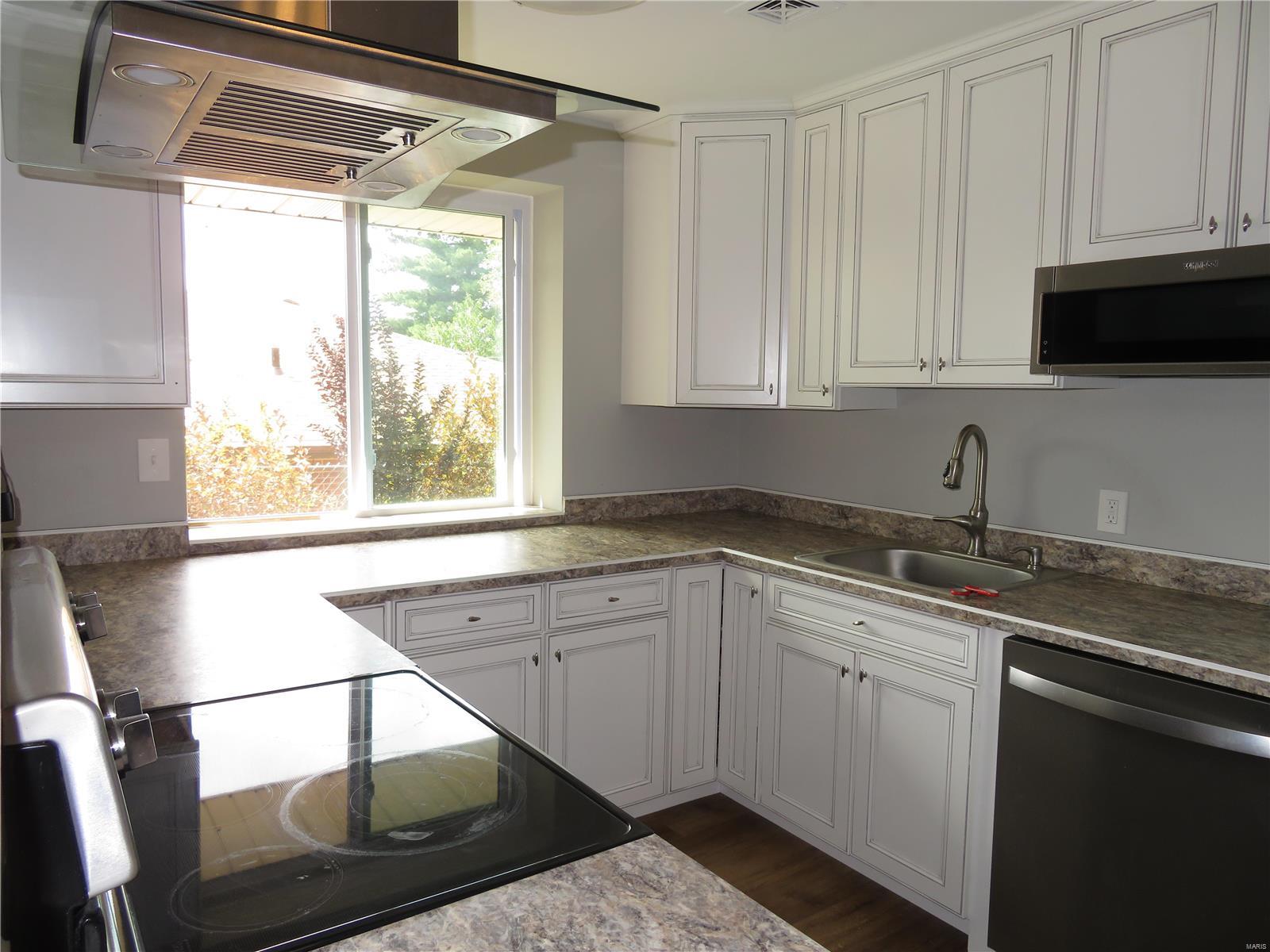 2109 Brown Road St. Louis, MO 63114 - Photo 3 of 17 Gallery Image 3