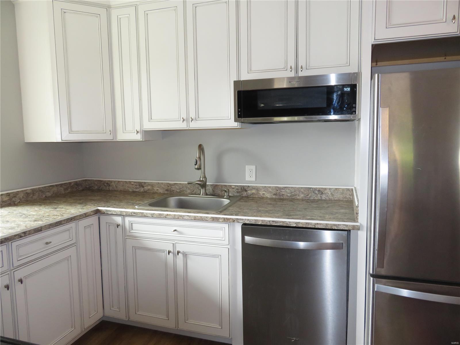 2109 Brown Road St. Louis, MO 63114 - Photo 6 of 17 Gallery Image 6