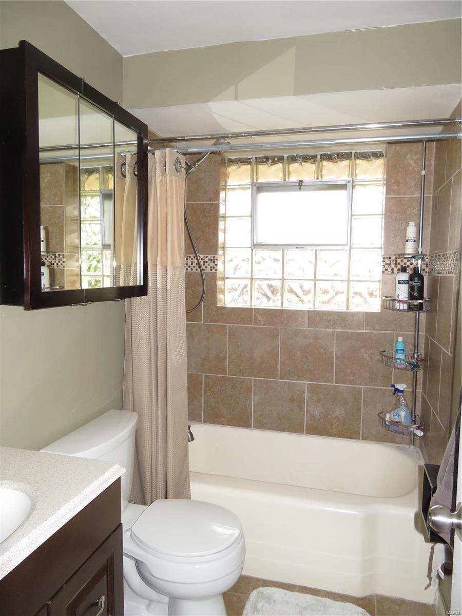 2109 Brown Road St. Louis, MO 63114 - Photo 10 of 17 Gallery Image 10