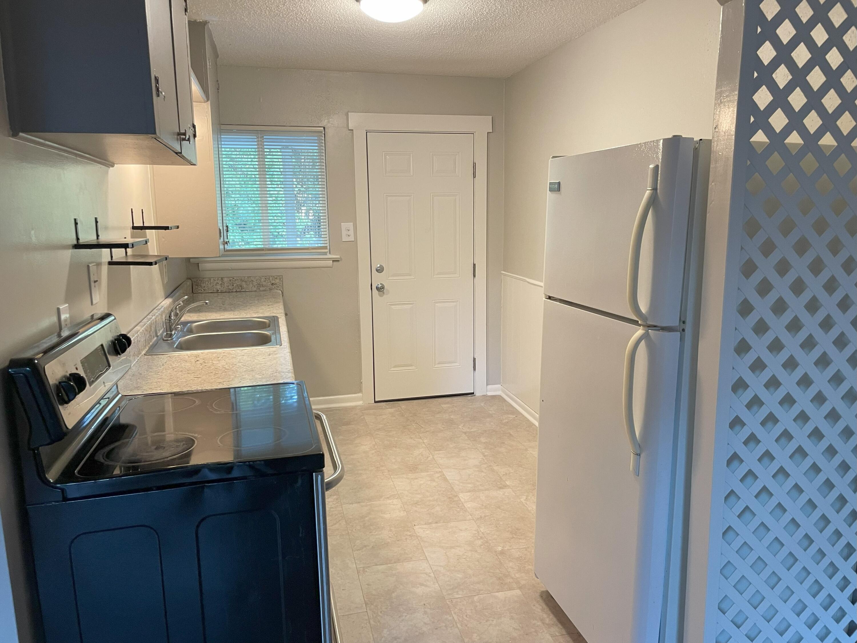 314 South Moore Road Chattanooga, TN 37411 - Photo 5 of 14 kitchen 3