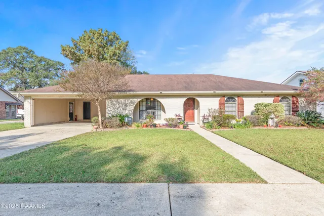 $285,000 | 104 Kent Circle, Lafayette, LA 70508