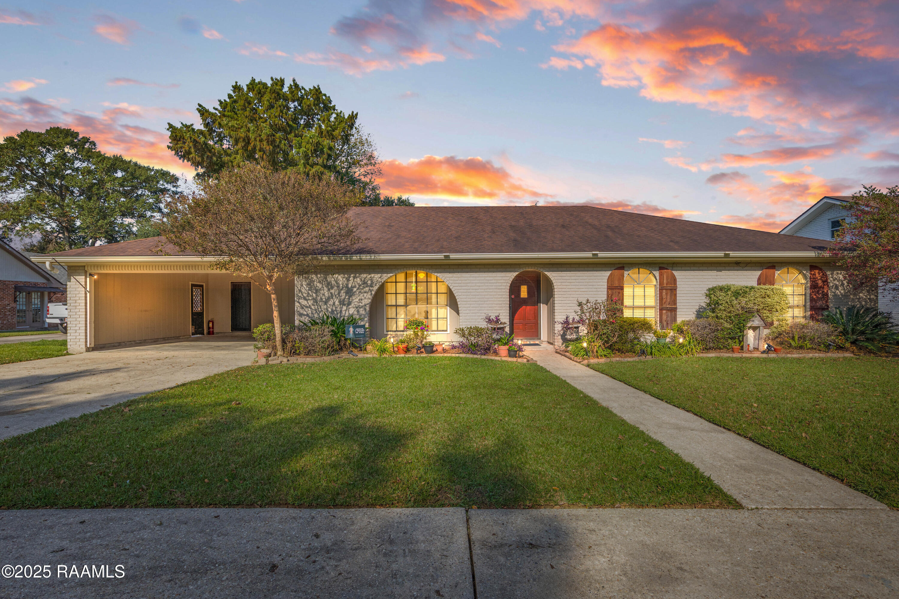 104 Kent Circle Lafayette, LA 70508 - Photo 26 of 26 twilight