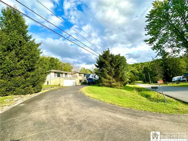 $265,900 | 2424 Oakwood Trail, Allegany, NY 14706