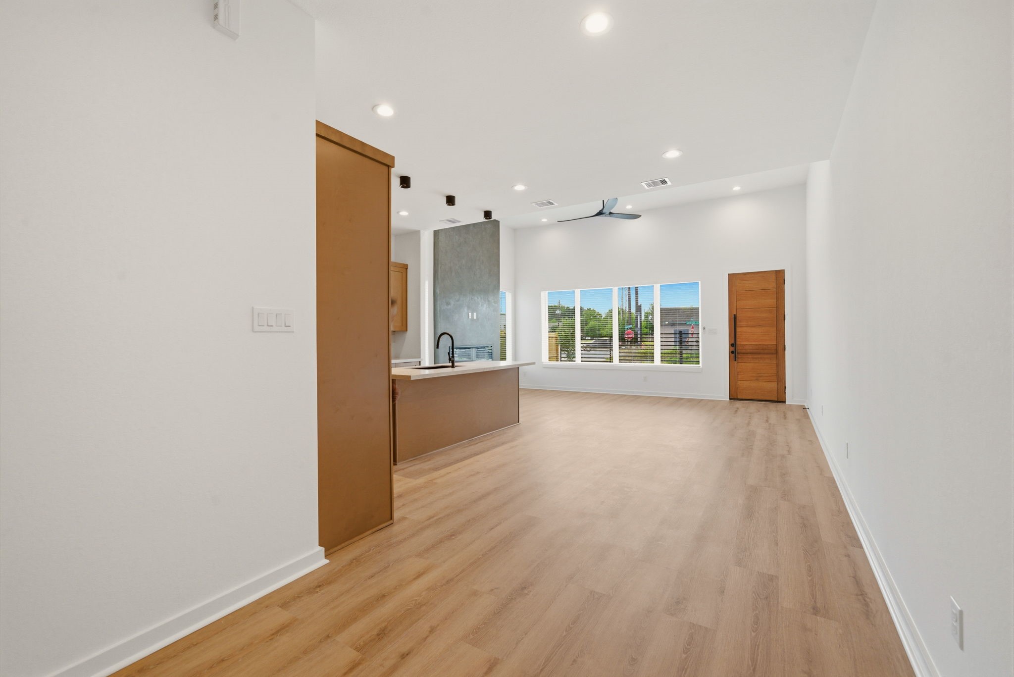 8203 Calhoun Road, Unit A/B Houston, TX 77033 - Photo 11 of 38