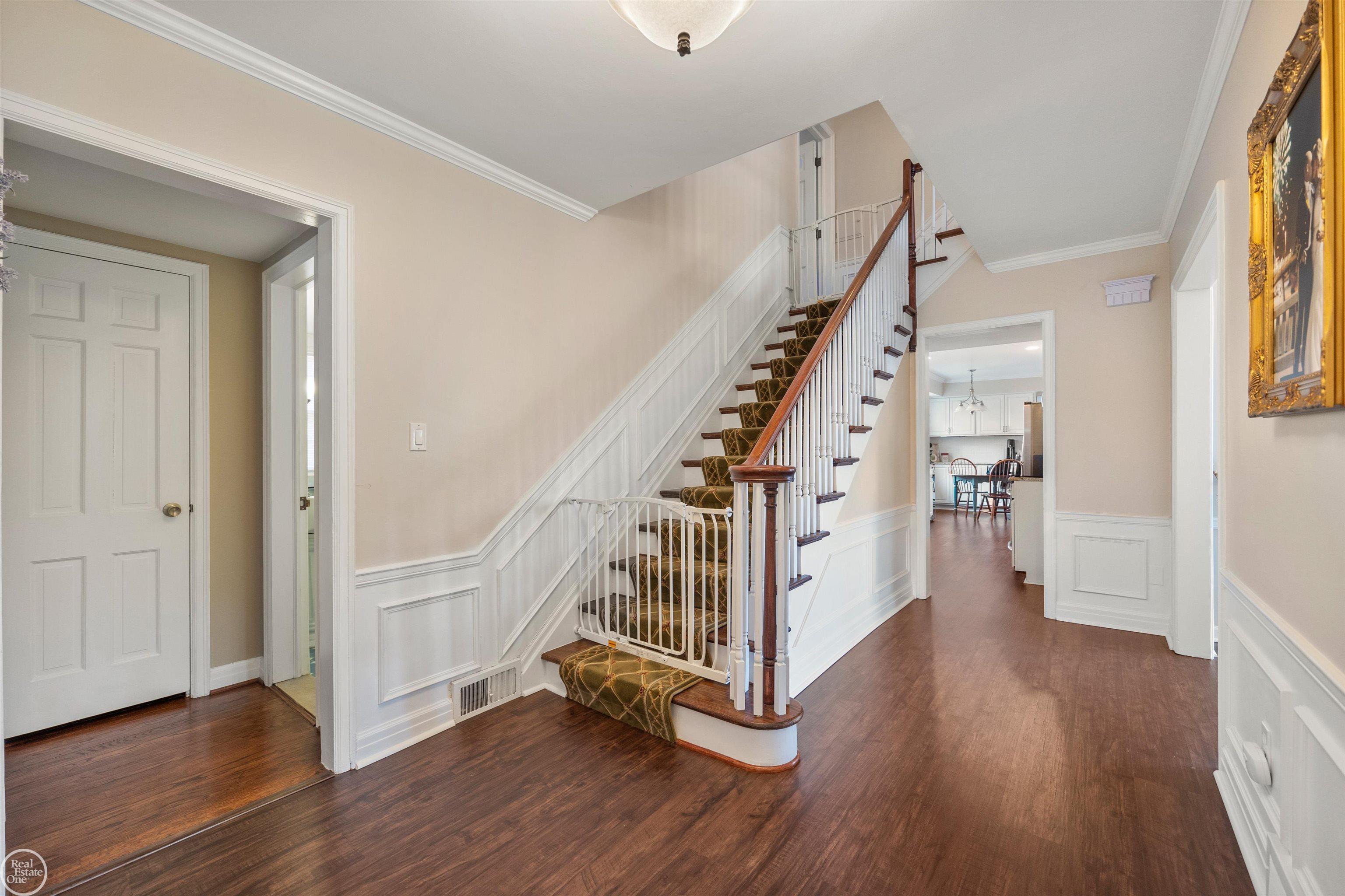 704 Pemberton Road Grosse Pointe, MI 48230 - Photo 9 of 75 50135490-51d8a9b3-c27c-458d-8bd6-b0f35858b88a.JPG