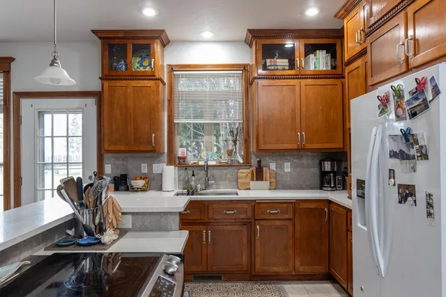 $419,999 | 180 East River Drive, De Pere, WI 54115