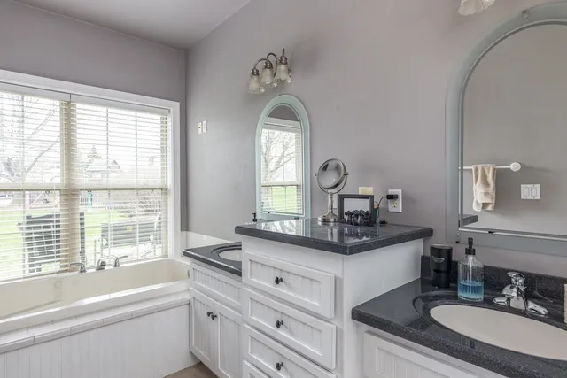 $419,999 | 180 East River Drive, De Pere, WI 54115