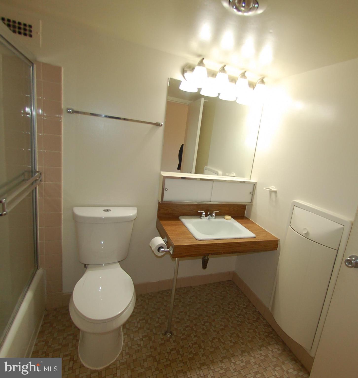 2201 L Street Northwest, Unit 411 Washington, DC 20037 - Photo 7 of 8