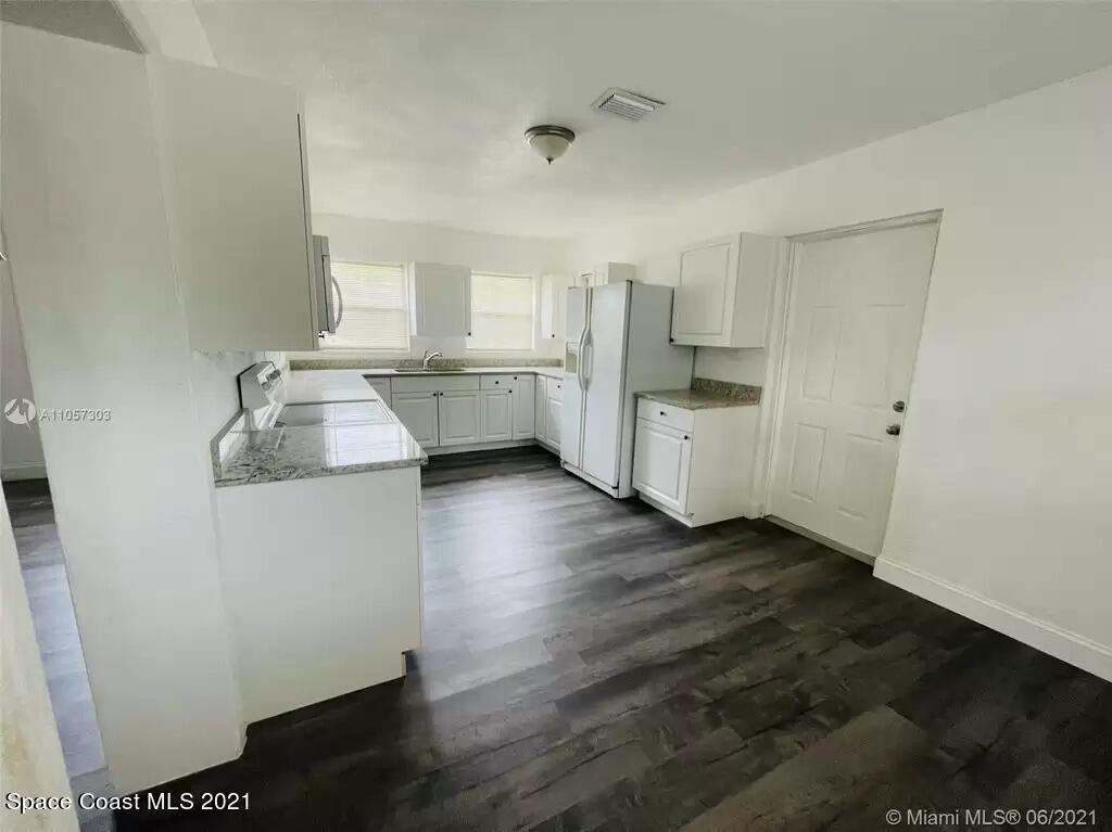 2419 Clearlake Road Cocoa, FL 32922 - Photo 8 of 27 Kitchen and breakfast area