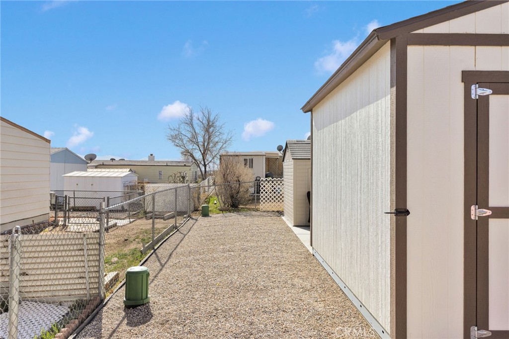 20683 Waalew Road, Unit B84 Apple Valley, CA 92307 - Photo 32 of 39