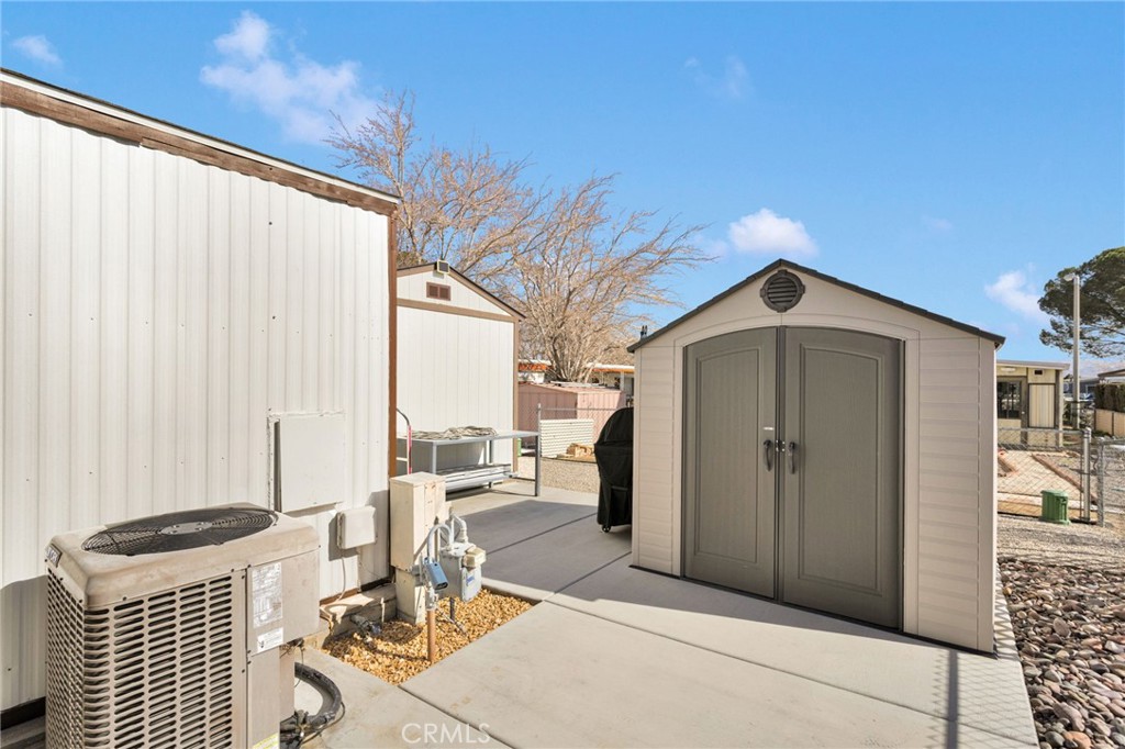 20683 Waalew Road, Unit B84 Apple Valley, CA 92307 - Photo 33 of 39 Shed #2