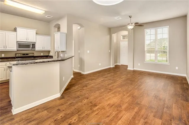 $2,000 | 2027 Stubbs Drive, Bryan, TX 77807