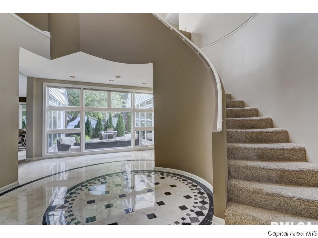 2604 Hazelnut Drive Springfield, IL 62702 - Photo 3 of 36