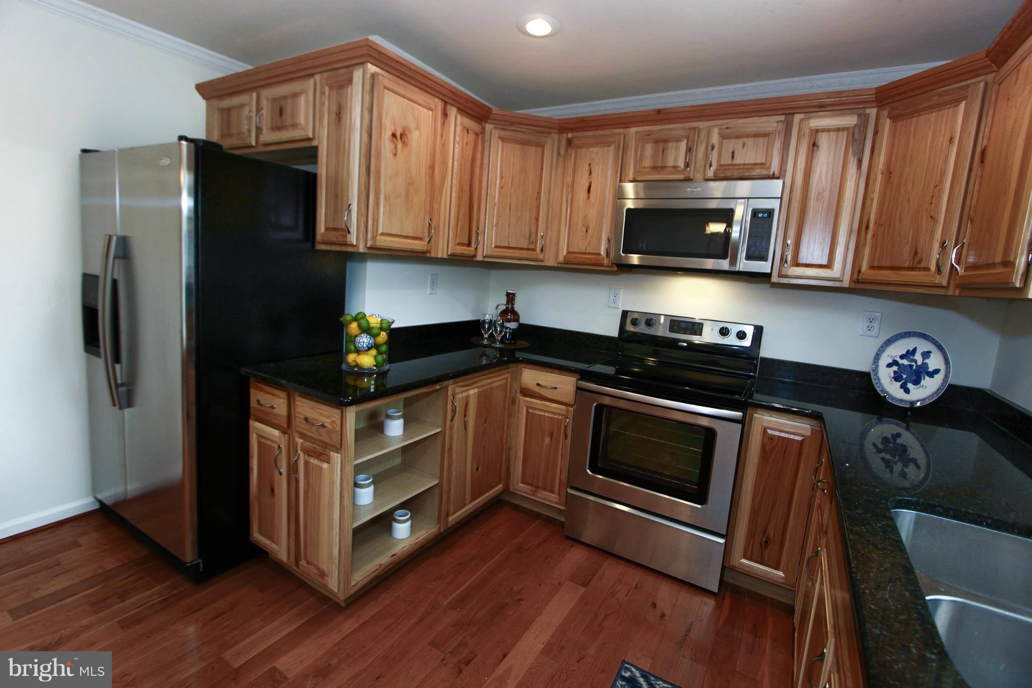7430 Northrop Road Alexandria, VA 22306 - Photo 3 of 30 Kitchen