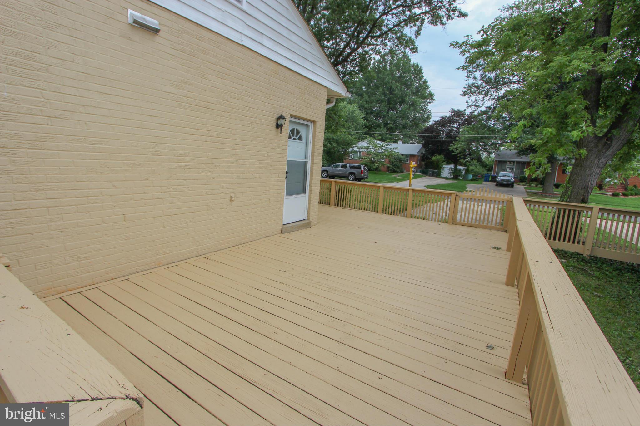 7430 Northrop Road Alexandria, VA 22306 - Photo 28 of 30 Exterior (Rear)