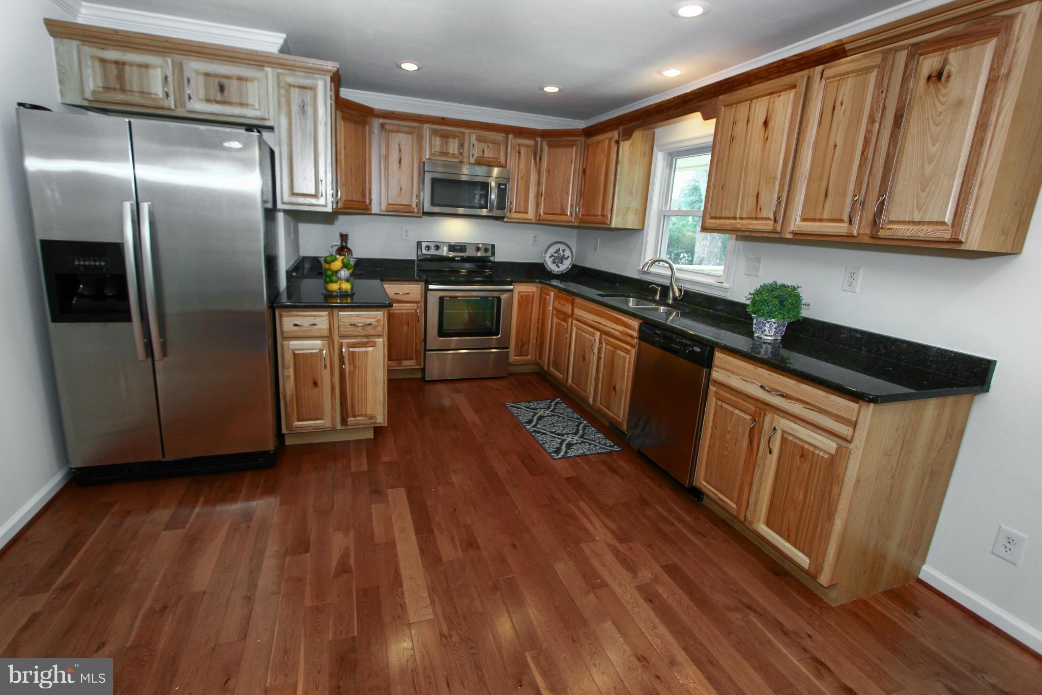 7430 Northrop Road Alexandria, VA 22306 - Photo 4 of 30 Kitchen