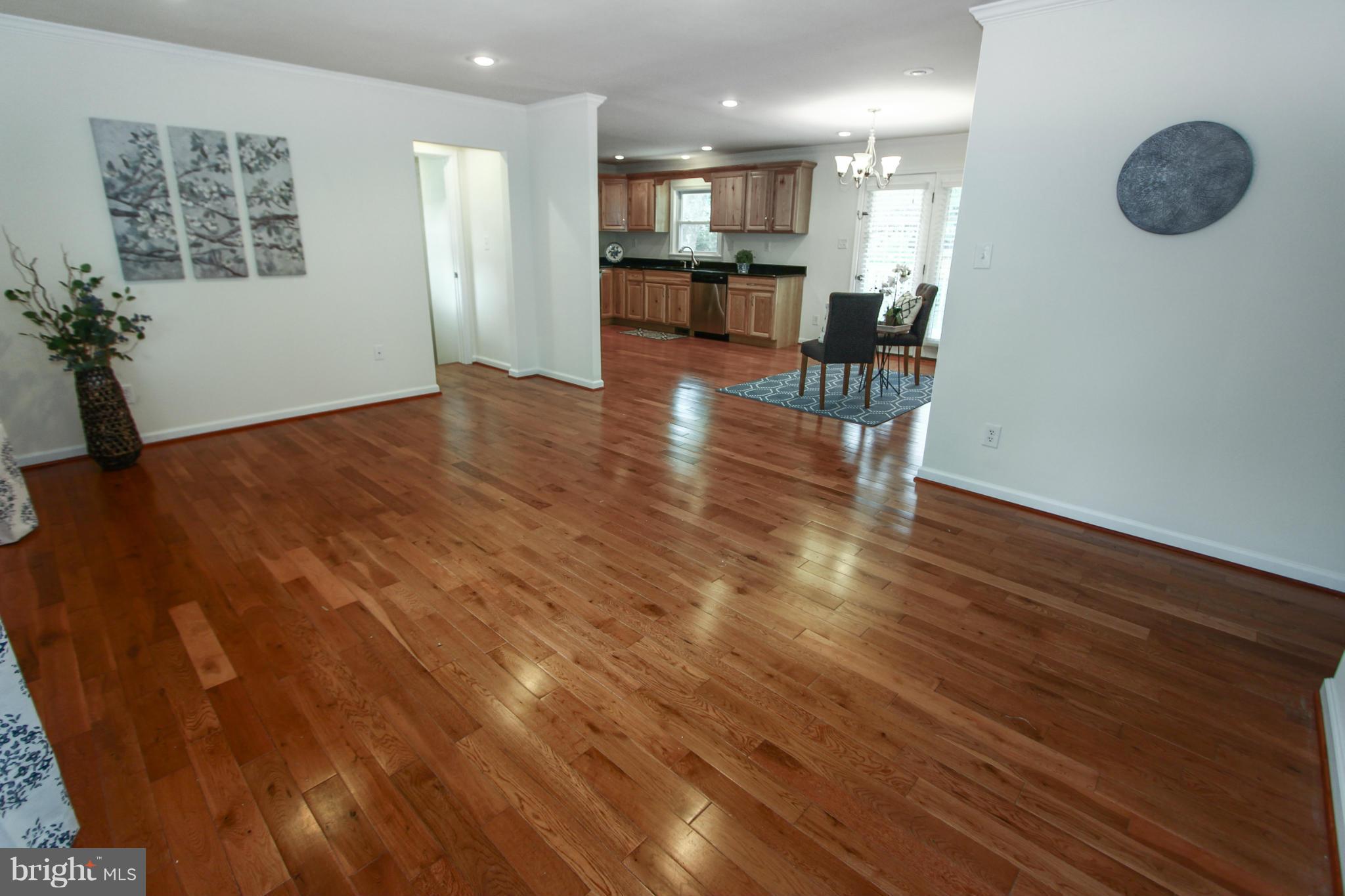 7430 Northrop Road Alexandria, VA 22306 - Photo 9 of 30 Family Room