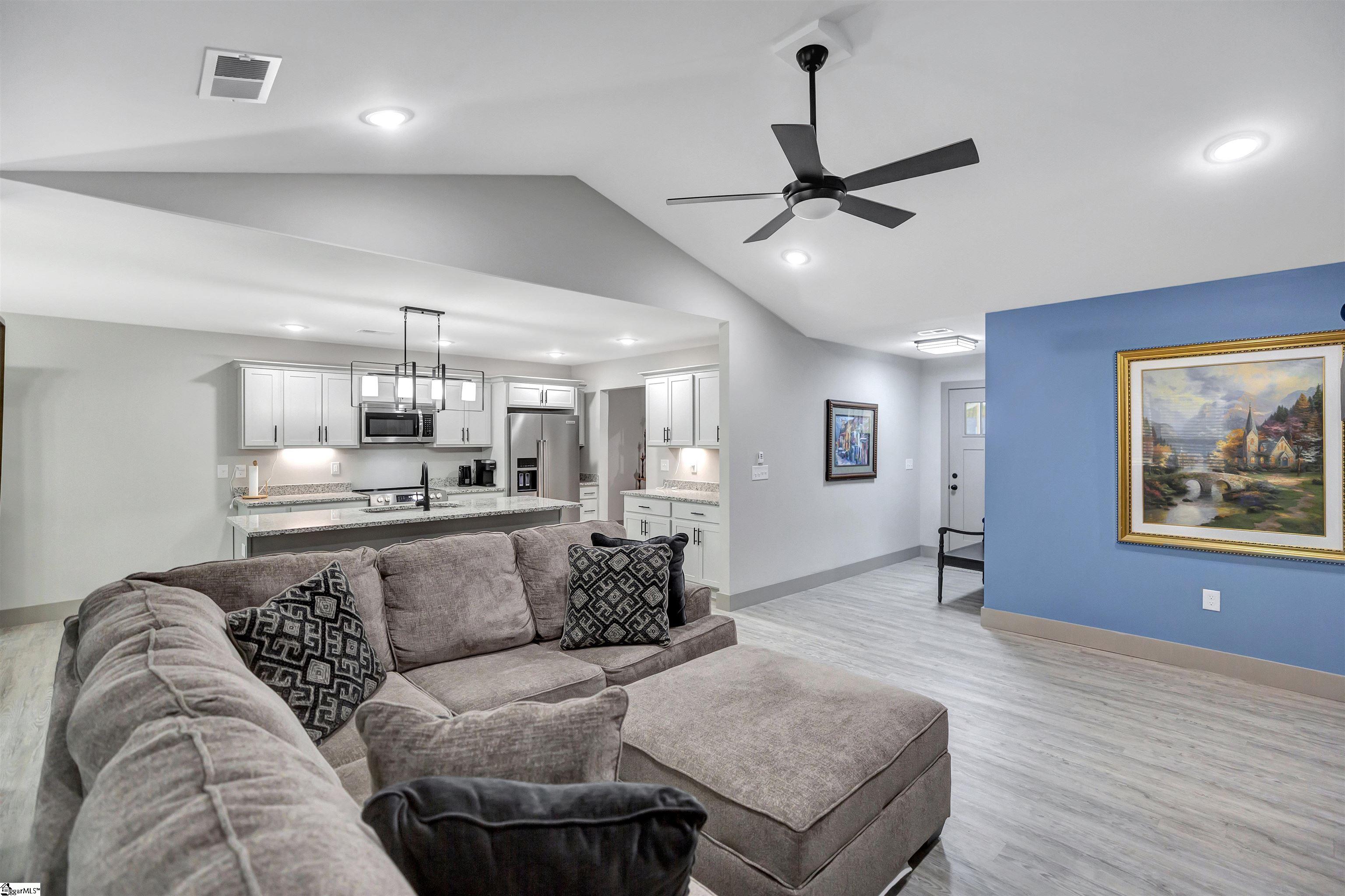235 Shenandoah Road Townville, SC 29689 - Photo 8 of 36 Gallery Image 8
