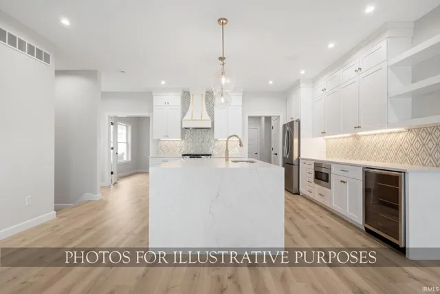 $799,999 | 1243 Echoes Circle, South Bend, IN 46617