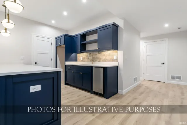 $799,999 | 1243 Echoes Circle, South Bend, IN 46617