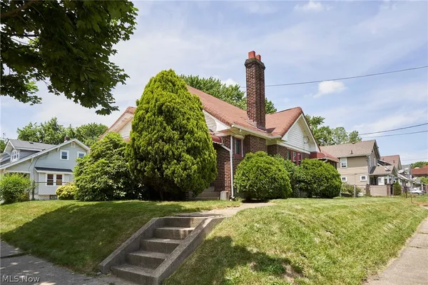 $94,900 | 939 Lovers Lane, Akron, OH 44306
