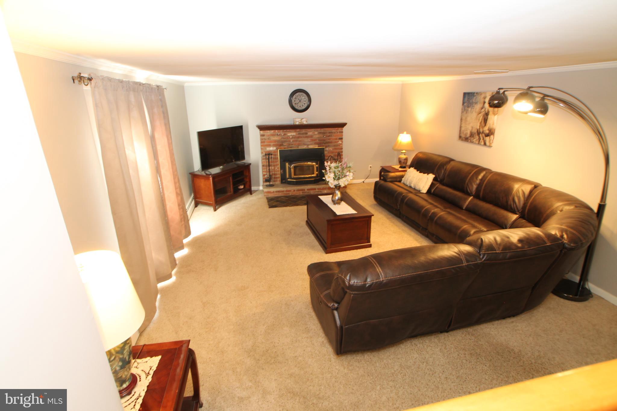 3441 Baldwin Road Huntingdon Valley, PA 19006 - Photo 3 of 32 Gallery Image 3