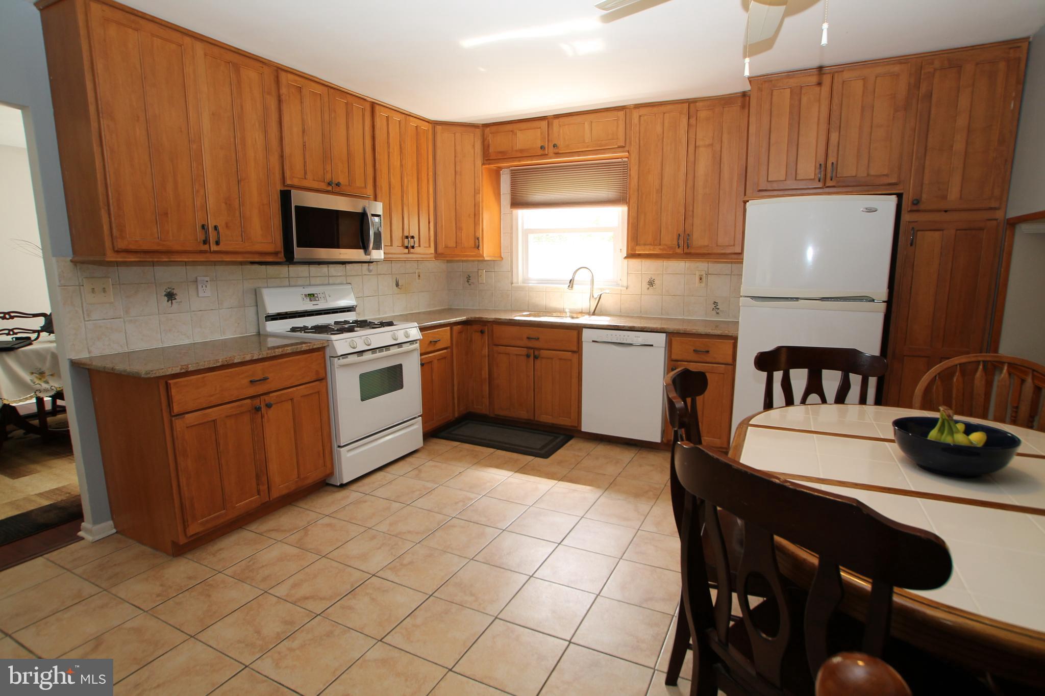 3441 Baldwin Road Huntingdon Valley, PA 19006 - Photo 7 of 32 Gallery Image 7