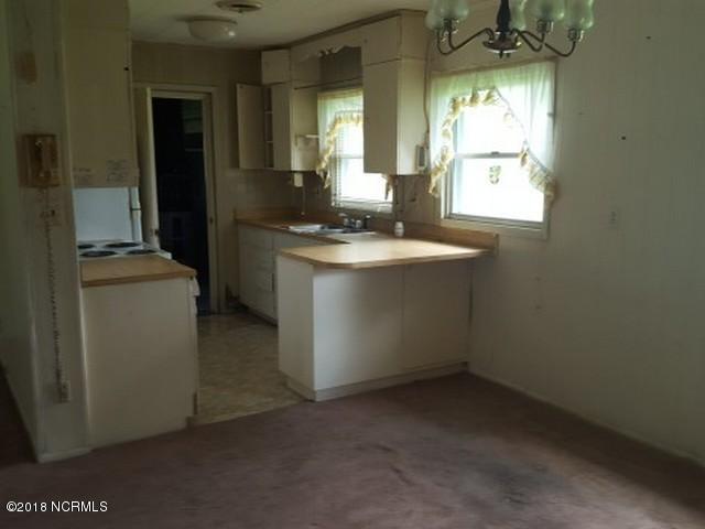 409 Pollock Street Kinston, NC 28501 - Photo 2 of 6 2