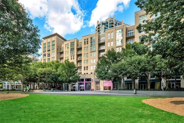 $3,000 | 2323 North Houston Street, Unit 413, Dallas, TX 75219