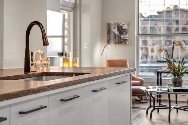 $3,000 | 2323 North Houston Street, Unit 413, Dallas, TX 75219