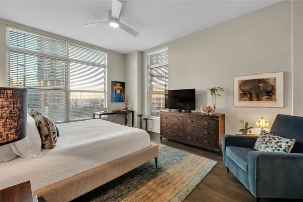 $3,000 | 2323 North Houston Street, Unit 413, Dallas, TX 75219