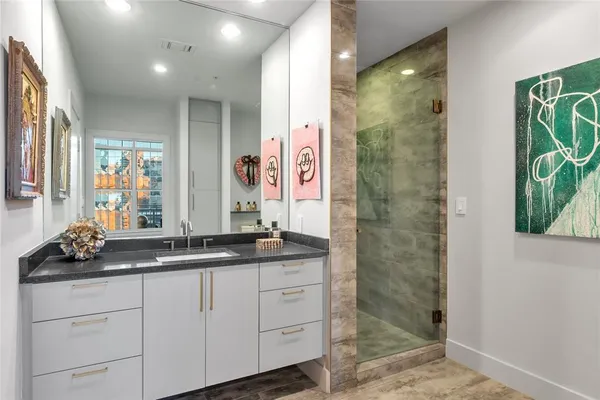 $3,000 | 2323 North Houston Street, Unit 413, Dallas, TX 75219