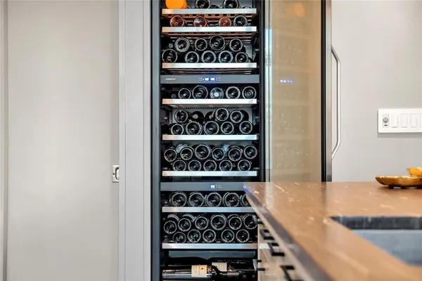 $3,000 | 2323 North Houston Street, Unit 413, Dallas, TX 75219