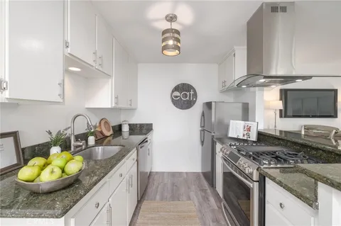 $975,000 | 1720 Ardmore Avenue, Unit 224, Hermosa Beach, CA 90254