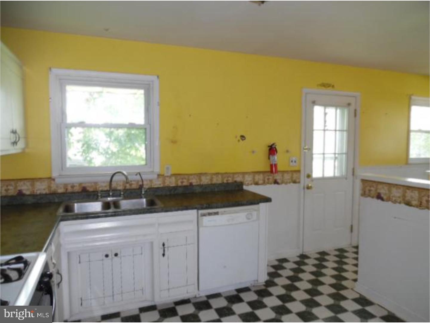 2304 New Albany Road Cinnaminson, NJ 08077 - Photo 4 of 11