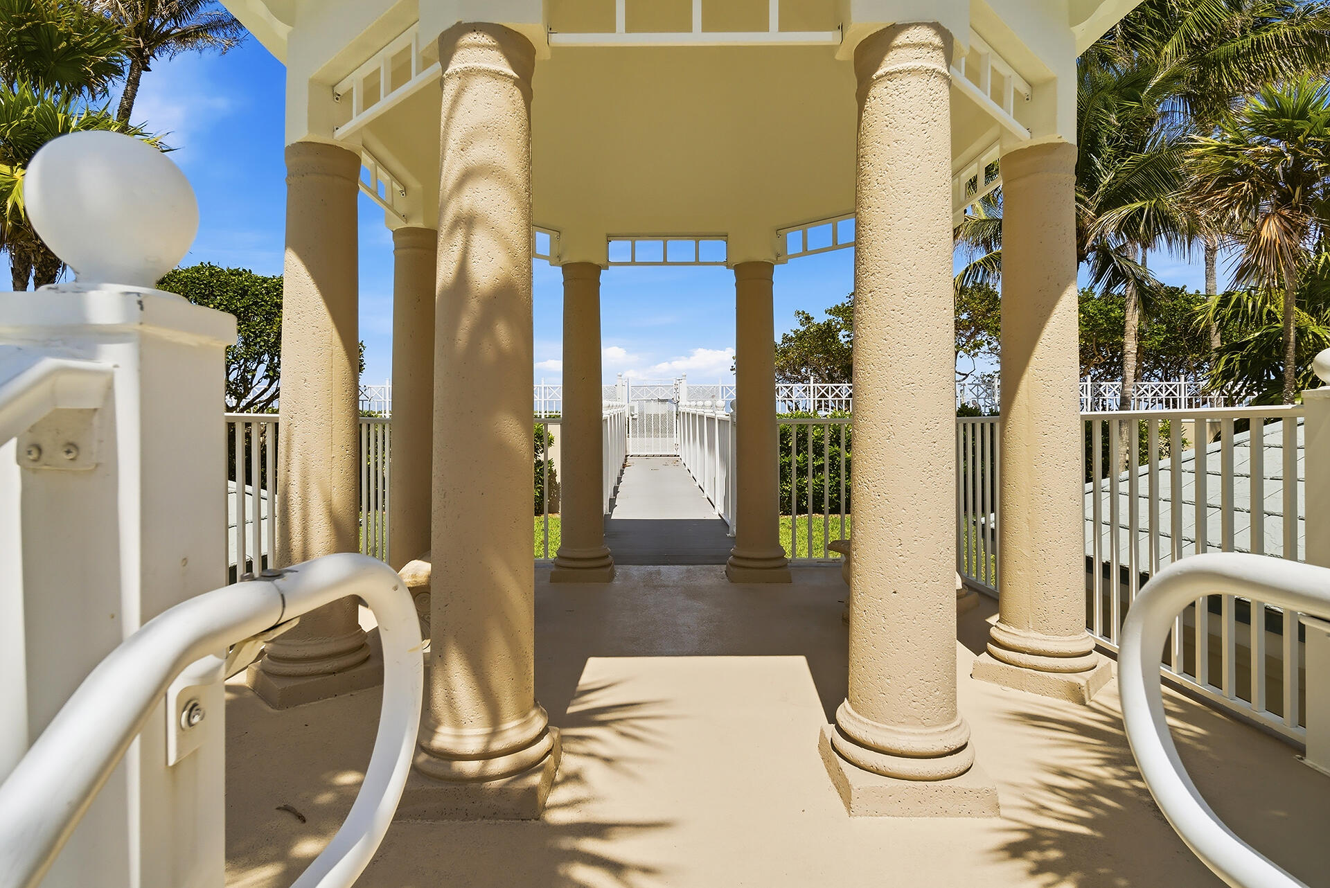 131 Ocean Grande Boulevard, Unit 703 Jupiter, FL 33477 - Photo 63 of 82 131-OCEAN-GRANDE-BLVD-APT-703-33477-054
