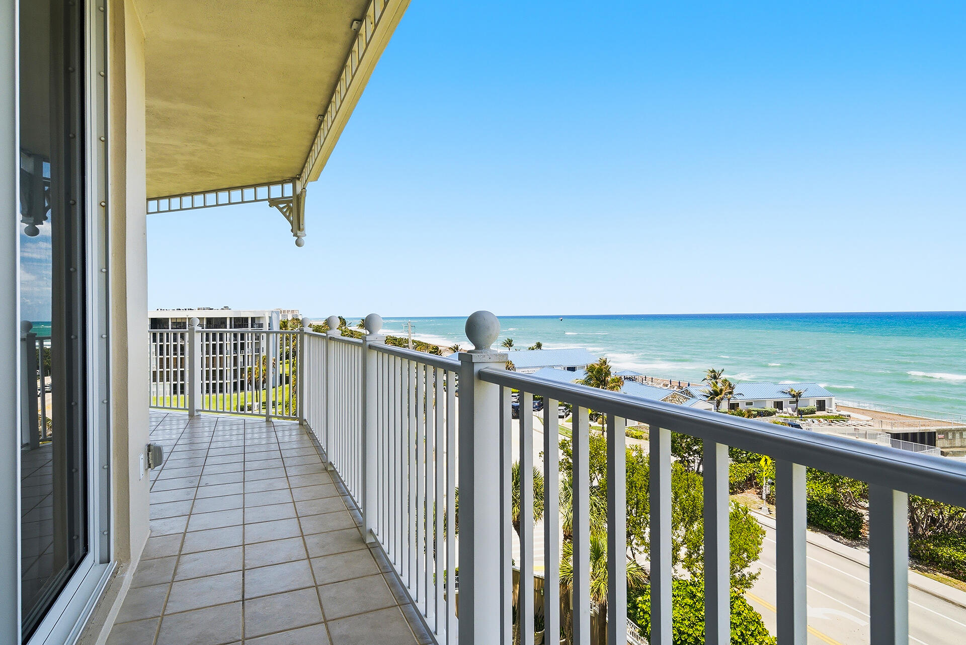131 Ocean Grande Boulevard, Unit 703 Jupiter, FL 33477 - Photo 8 of 82 131-OCEAN-GRANDE-BLVD-APT-703-33477-008