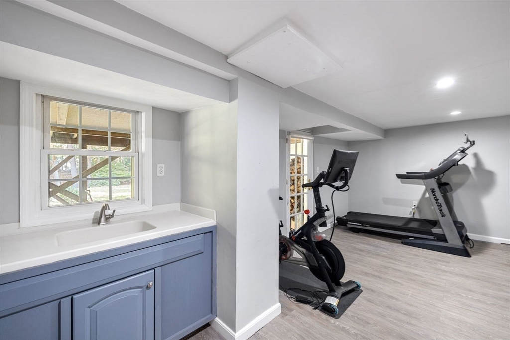 37 Pioneer Road Hingham, MA 02043 - Photo 33 of 37 Gallery Image 33