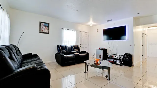 $284,900 | 2330 28th Avenue East, Palmetto, FL 34221